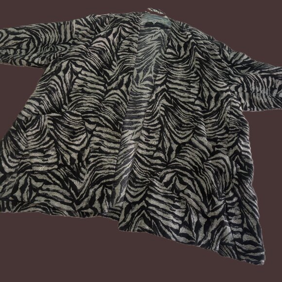 ZARA Basic Zebra Grey and Black Cardigan - Picture 9 of 11